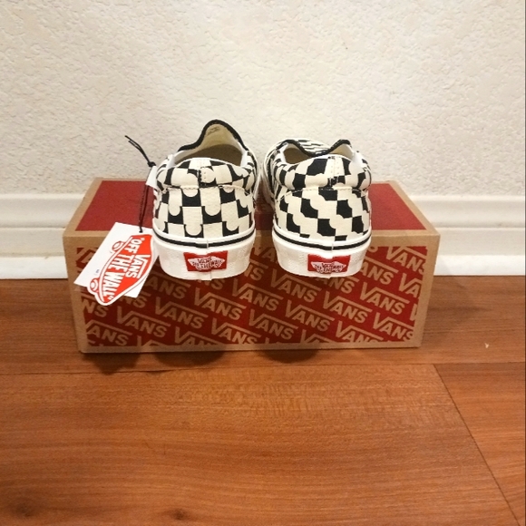 Vans - Picture 3 of 5